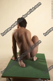 kristian kneeling 35