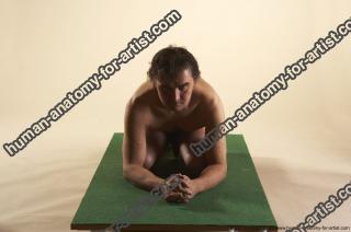 kristian kneeling 15