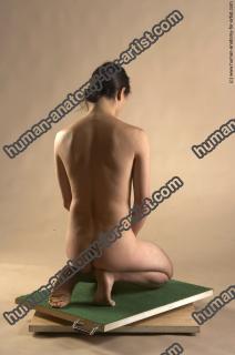 ernesto kneeling 68