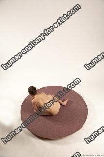 justin kneeling 04a