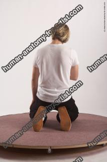 oto kneeling 21