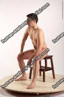 severin sitting 02