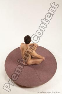 ambroz kneeling 07a