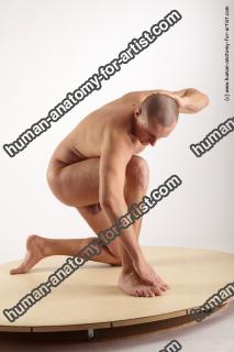 gregor kneeling 24