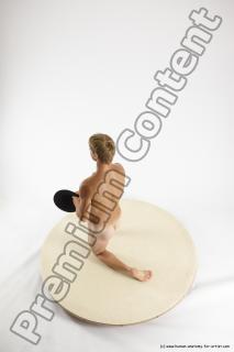 fedor kneeling 03a