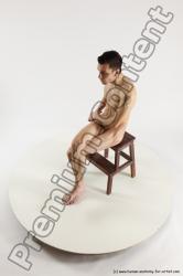 Sitting reference of Roland