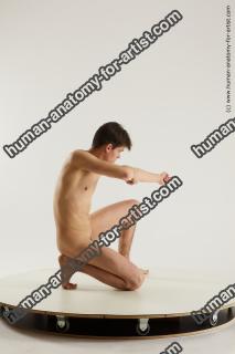 jamie kneeling 03 29b