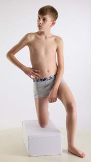 Kneeling reference poses Archie