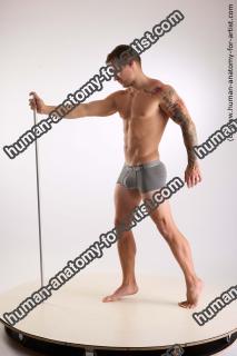 standing reference piero 01