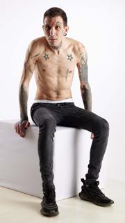 Sitting reference poses Dio