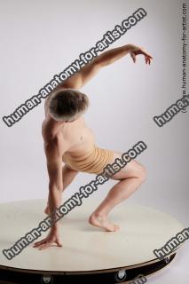 standing reference chase 06