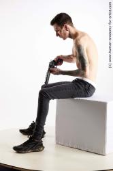 Sitting reference poses Dio