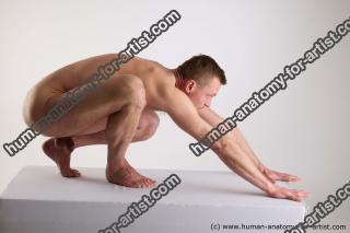 kneeling reference devon 01